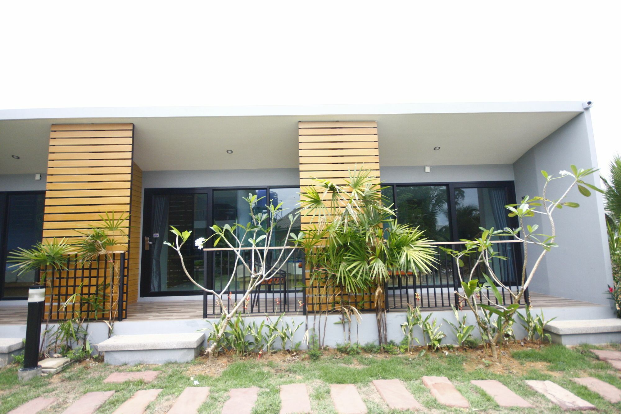 Phumi Resort Thalang Exteriör bild